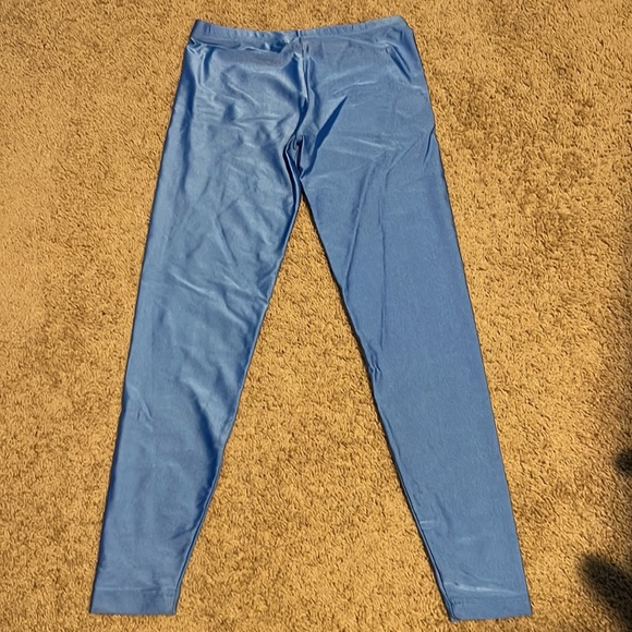 American Apparel stretch shiny leggings in soft blue - Picture 2 of 3